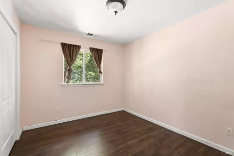 Bedroom - 25088 Goose Cir, Willits, CA 95490 photo 3 of 7
