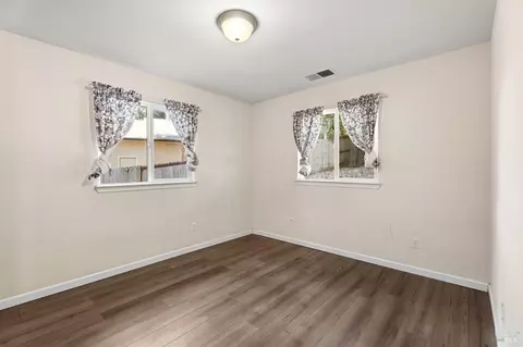 Bedroom - 25088 Goose Cir, Willits, CA 95490 photo 4 of 7