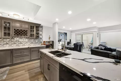 216 Apollo #7, Hercules, CA 94547