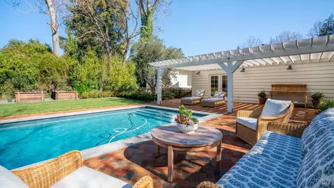 699 Grove St, Healdsburg, CA 95448