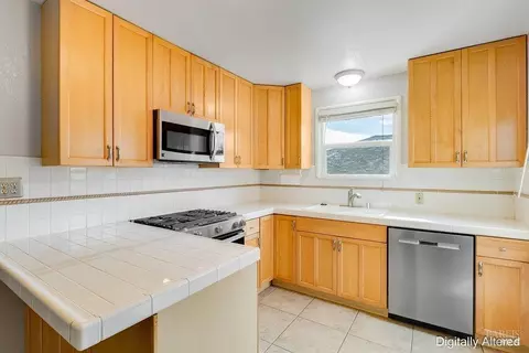 Kitchen - 1041 Highland Ave, Vallejo, CA 94590 photo 3 of 9