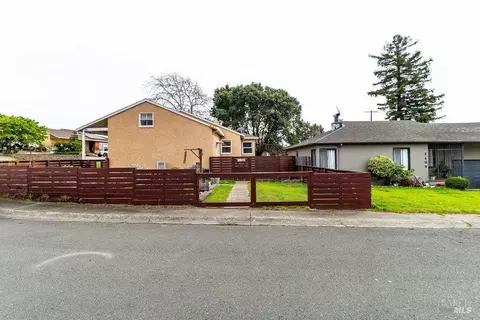 Exterior - 1041 Highland Ave, Vallejo, CA 94590 photo 12 of 43