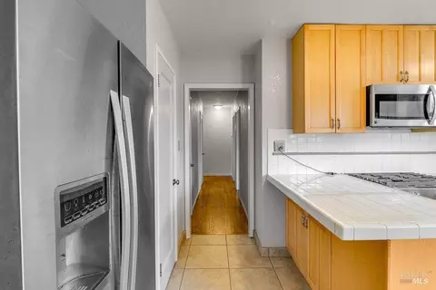Entry Way - 1041 Highland Ave, Vallejo, CA 94590 photo 2 of 2