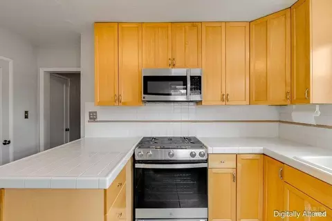 Kitchen - 1041 Highland Ave, Vallejo, CA 94590 photo 8 of 9