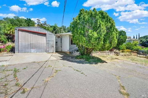 Exterior - 348 Vine St, Vacaville, CA 95688 photo 4 of 5