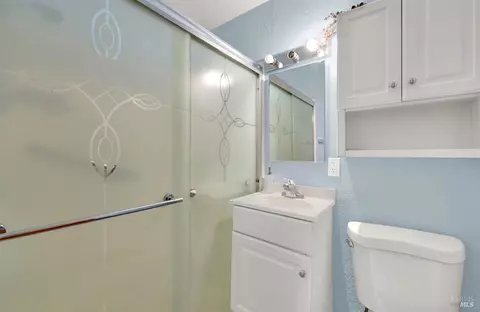 Bath - 348 Vine St, Vacaville, CA 95688 photo 3 of 3