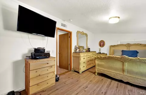 Bedroom - 348 Vine St, Vacaville, CA 95688 photo 4 of 5