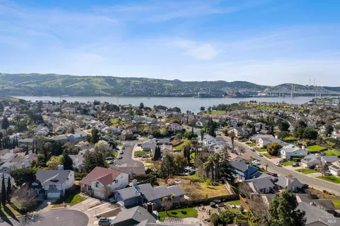 View/Area - 181 Crowsnest Ct, Vallejo, CA 94591 photo 4 of 6
