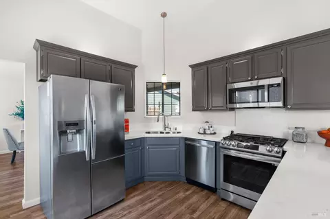 Kitchen - 181 Crowsnest Ct, Vallejo, CA 94591 photo 2 of 4