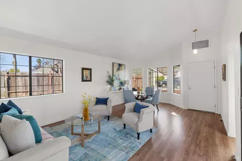 Living - 181 Crowsnest Ct, Vallejo, CA 94591 photo 1 of 3