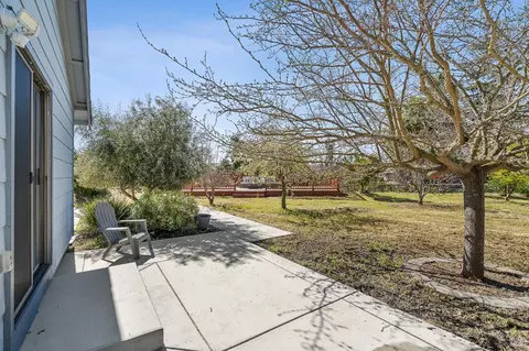 Exterior - 181 Crowsnest Ct, Vallejo, CA 94591 photo 3 of 12