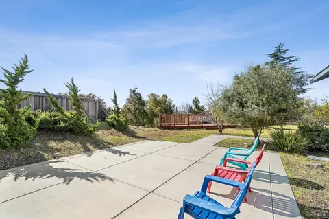 Exterior - 181 Crowsnest Ct, Vallejo, CA 94591 photo 6 of 12