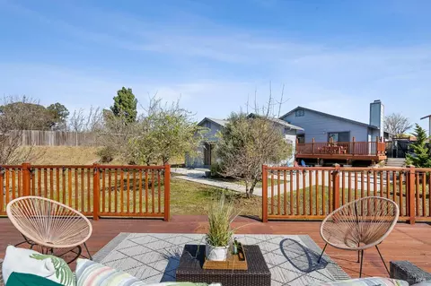 Exterior - 181 Crowsnest Ct, Vallejo, CA 94591 photo 8 of 12