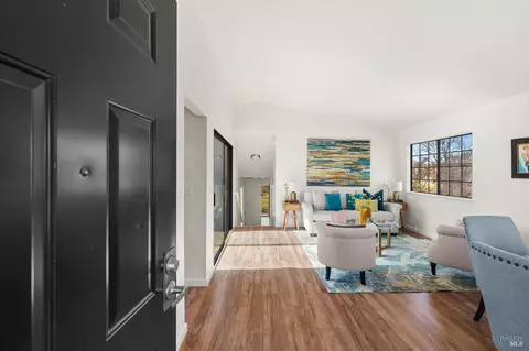 Entry Way - 181 Crowsnest Ct, Vallejo, CA 94591 photo 1 of 1