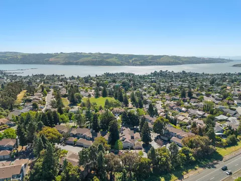 348 Blanchard Ln, Benicia, CA 94510
