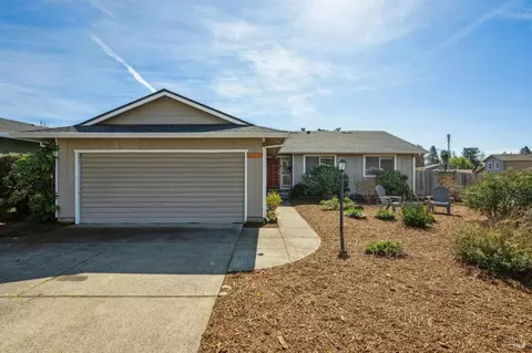 5116 Oak Park Way, Santa Rosa, CA 95409