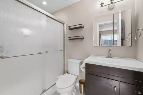 Bath - 196 Somerville Dr, Vacaville, CA 95687 photo 2 of 2
