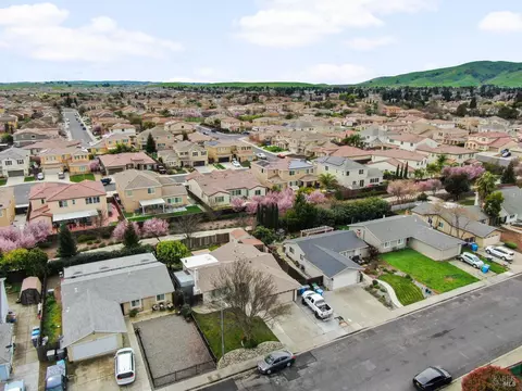 View/Area - 196 Somerville Dr, Vacaville, CA 95687 photo 4 of 14