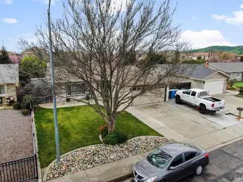 View/Area - 196 Somerville Dr, Vacaville, CA 95687 photo 3 of 14