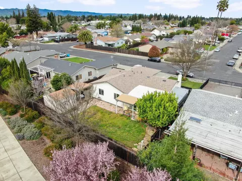 View/Area - 196 Somerville Dr, Vacaville, CA 95687 photo 12 of 14