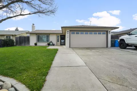 196 Somerville Dr, Vacaville, CA 95687