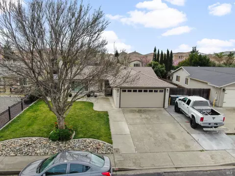 View/Area - 196 Somerville Dr, Vacaville, CA 95687 photo 2 of 14
