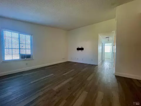 Living - 2932 Montclair Way, Fairfield, CA 94534 photo 2 of 6