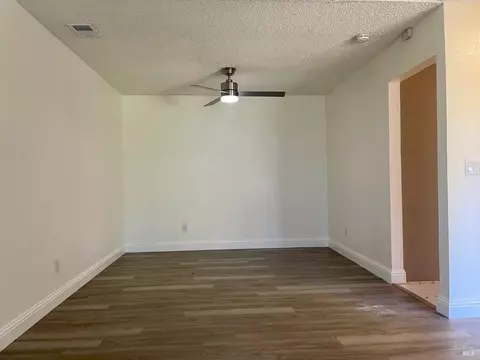 Living - 2932 Montclair Way, Fairfield, CA 94534 photo 3 of 6