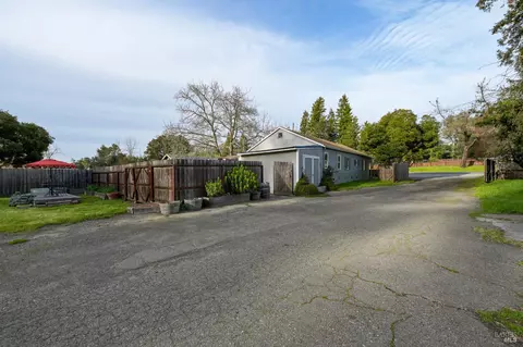 Exterior - 2103 Bodega Ave, Petaluma, CA 94952 photo 19 of 25