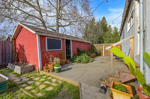 Exterior - 2103 Bodega Ave, Petaluma, CA 94952 photo 9 of 25