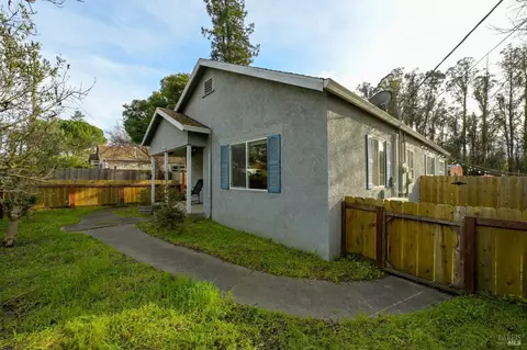 Exterior - 2103 Bodega Ave, Petaluma, CA 94952 photo 16 of 25