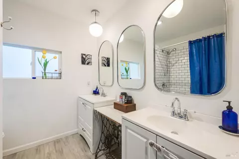 Bath - 2103 Bodega Ave, Petaluma, CA 94952 photo 2 of 2