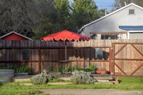 Exterior - 2103 Bodega Ave, Petaluma, CA 94952 photo 13 of 25