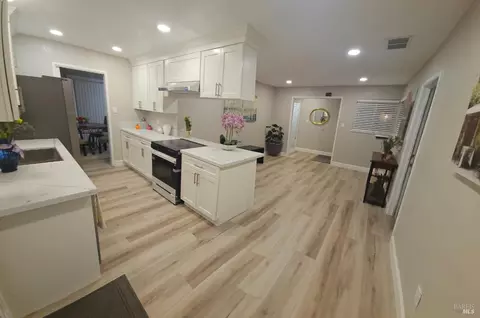 Entry Way - 116 Bret Harte Way, Vallejo, CA 94589 photo 2 of 3