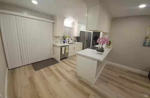 Kitchen - 116 Bret Harte Way, Vallejo, CA 94589 photo 2 of 2