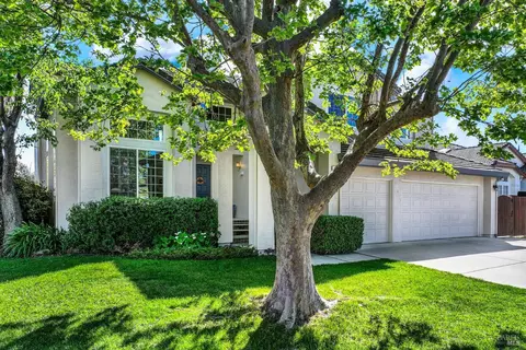 150 Deerglen Cir, Vacaville, CA 95687