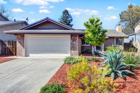 597 Tipperary Dr, Vacaville, CA 95688