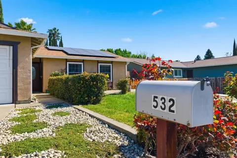 Exterior - 532 Gregory Dr, Vacaville, CA 95687 photo 4 of 4