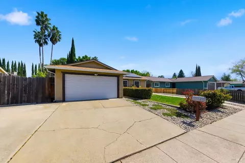 Exterior - 532 Gregory Dr, Vacaville, CA 95687 photo 2 of 4