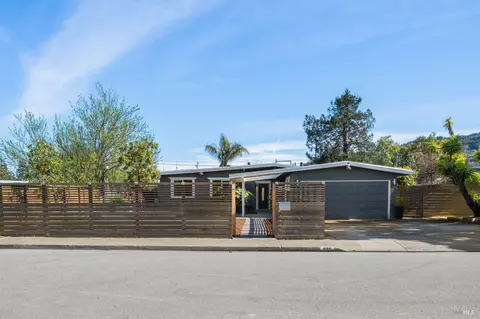 826 Vendola Dr, San Rafael, CA 94903