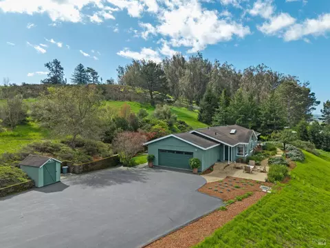 5855 Bodega Ave, Petaluma, CA 94952