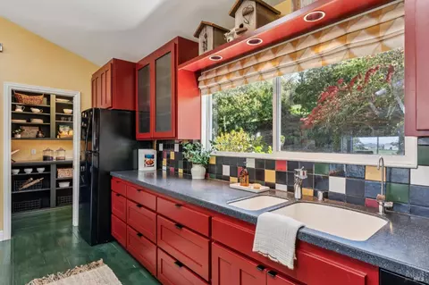 Kitchen - 5855 Bodega Ave, Petaluma, CA 94952 photo 7 of 9
