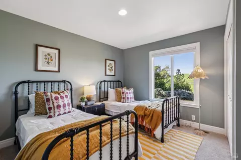 Bedroom - 5855 Bodega Ave, Petaluma, CA 94952 photo 1 of 7