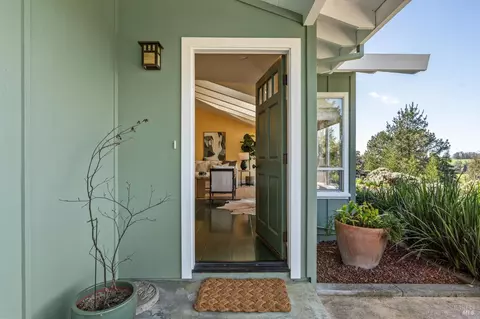 Entry Way - 5855 Bodega Ave, Petaluma, CA 94952 photo 1 of 3