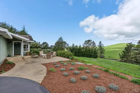 Exterior - 5855 Bodega Ave, Petaluma, CA 94952 photo 6 of 31