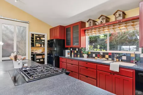 Kitchen - 5855 Bodega Ave, Petaluma, CA 94952 photo 6 of 9