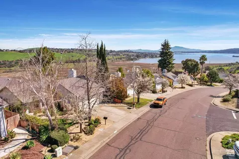 View/Area - 1000 Topsail Dr, Vallejo, CA 94591 photo 5 of 7