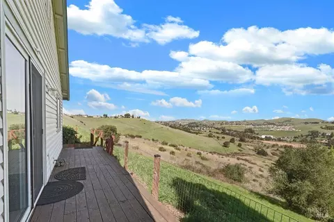 Exterior - 1000 Topsail Dr, Vallejo, CA 94591 photo 6 of 12
