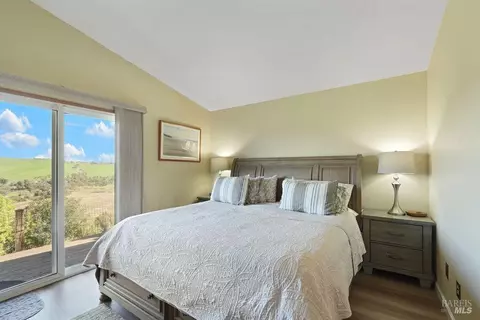 Bedroom - 1000 Topsail Dr, Vallejo, CA 94591 photo 5 of 7