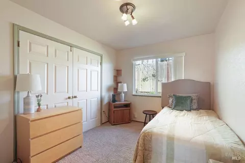 Bedroom - 1000 Topsail Dr, Vallejo, CA 94591 photo 3 of 7